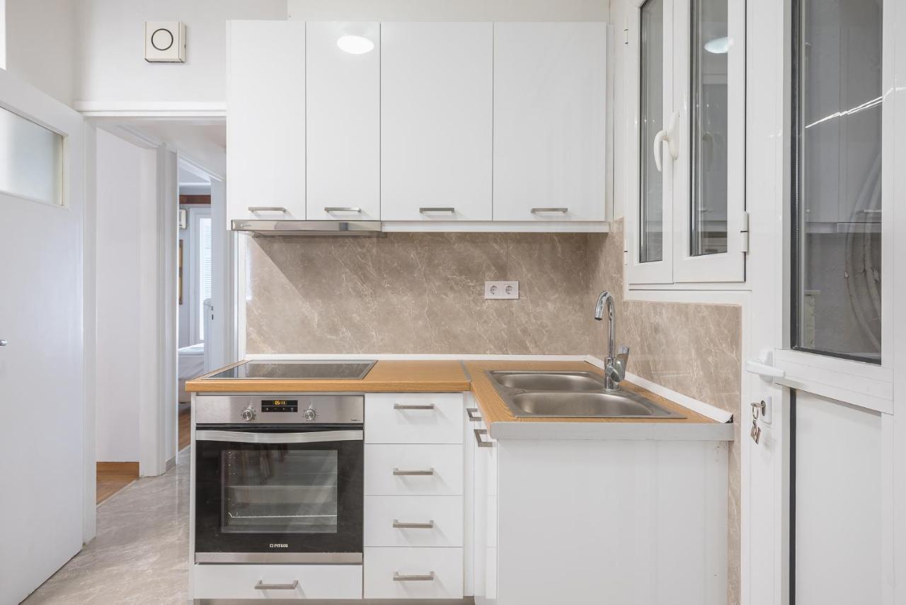 Victoria Best Apartments Атина Екстериор снимка