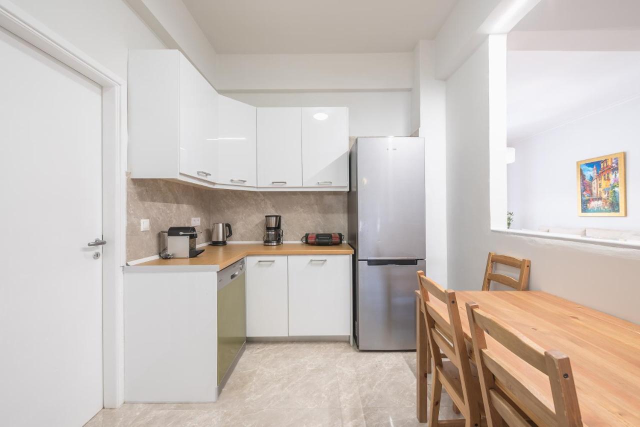 Victoria Best Apartments Атина Екстериор снимка